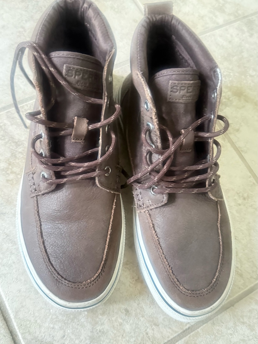 Sperry Men's Brown Leather Lace-Up Boat Shoes with White Trim